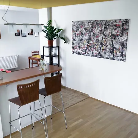 Pollock In Old Town Apartment